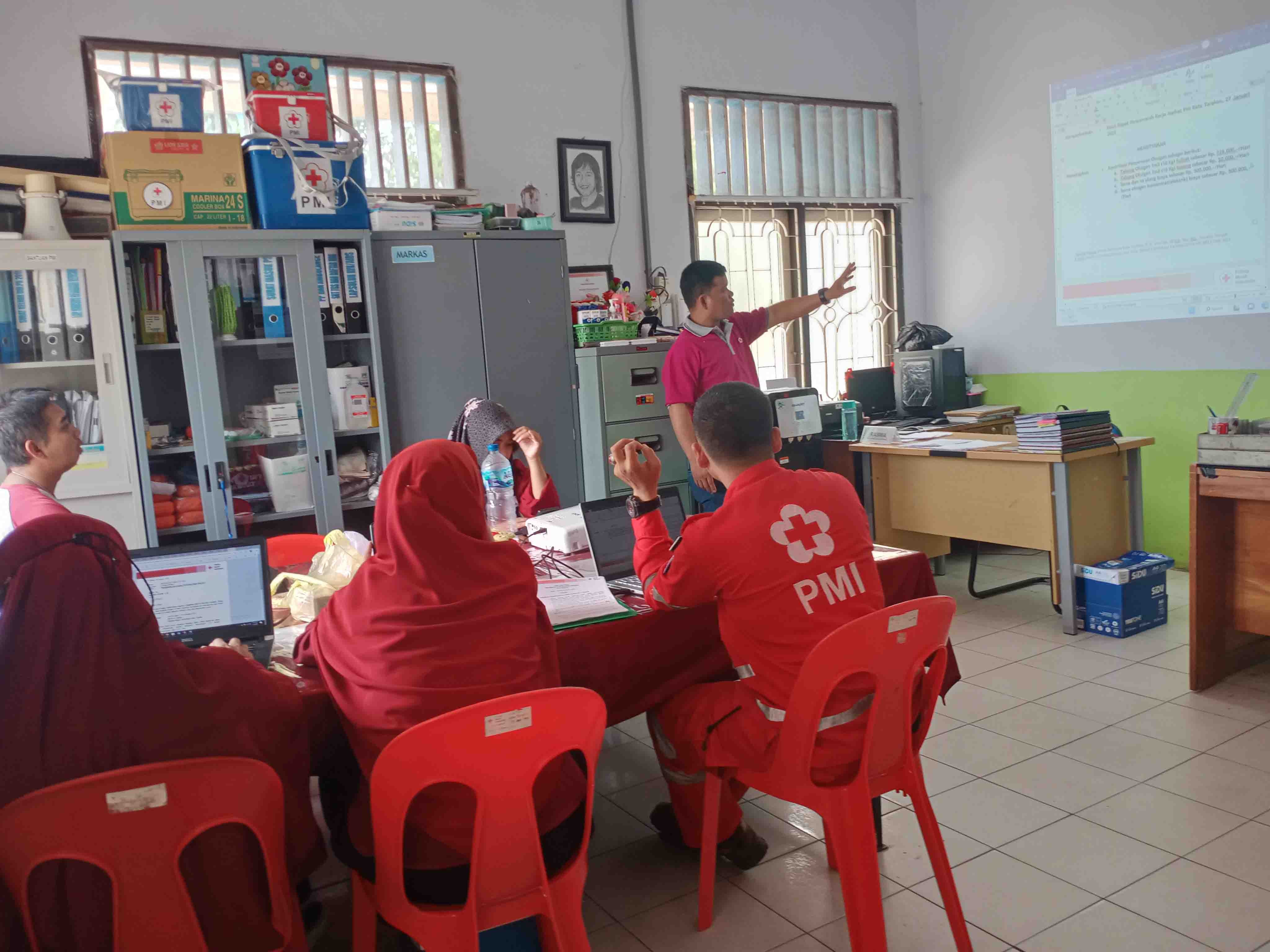 Rapat Membahas tentang Pembuatan SK layanan Ambulance dan Home Care