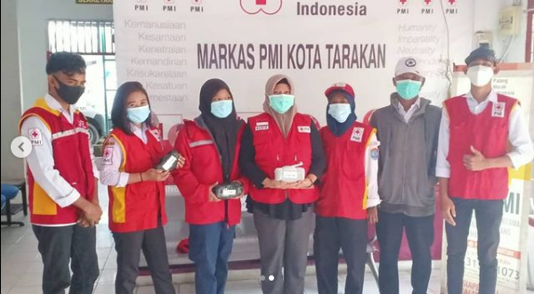 PMR SMK Negeri 3 Tarakan Menyerahkan Donasi Bencana Ke PMI Kota Tarakan