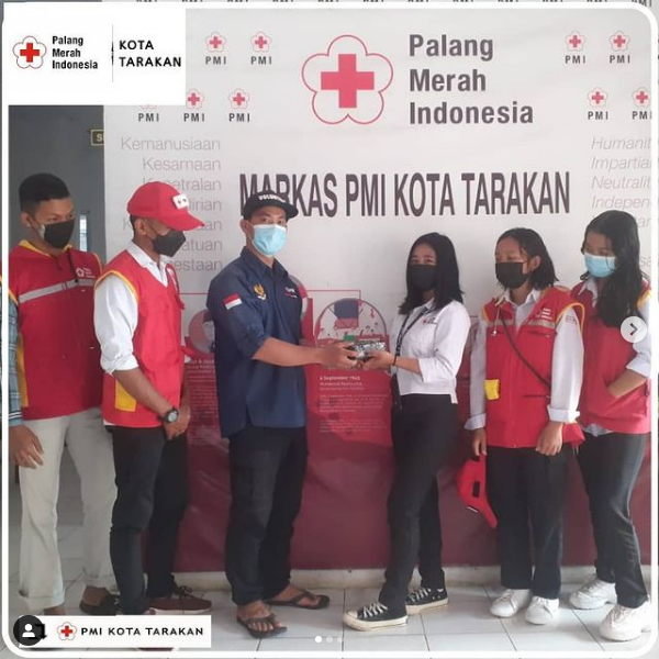 Penyerahan Donasi Save Nusa Tenggara SMK Negeri 3 Tarakan Ke PMI Tarakan