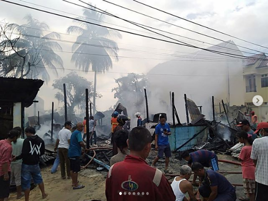 Kebakaran  Dua Rumah Di Daerah RT.07 Juata Laut